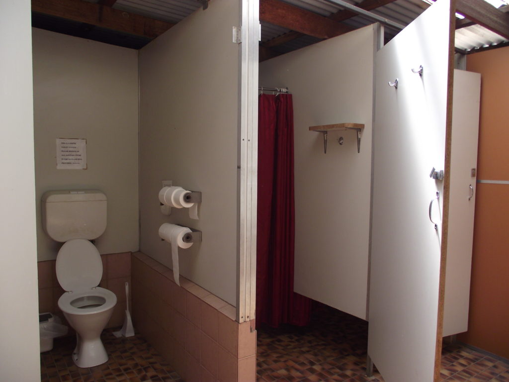 Redgum shed toilets and showers